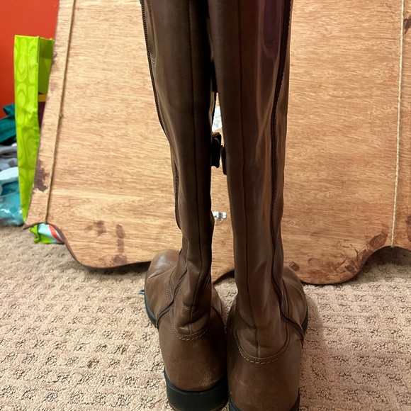 ECCO leather boots. Lightly wore.  Excellent condition! - Picture 7 of 8